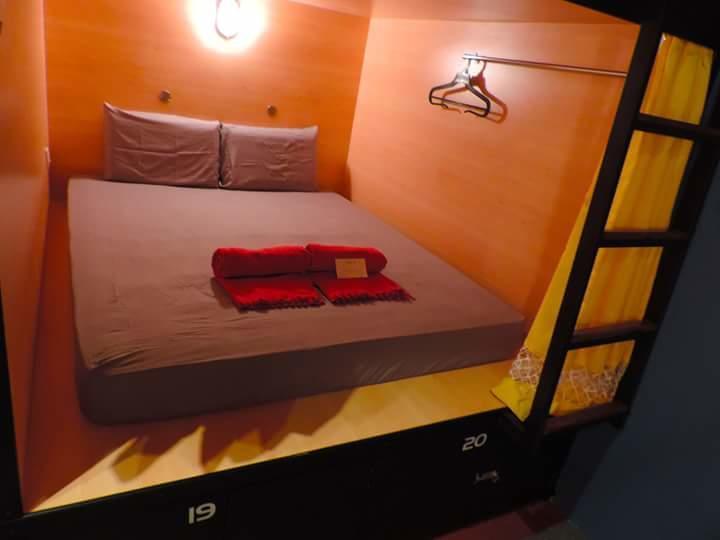 Skypod Boutique Hostel Кота-Кінабалу Екстер'єр фото