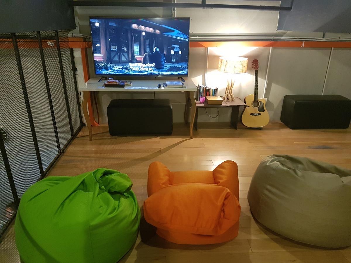 Skypod Boutique Hostel Кота-Кінабалу Екстер'єр фото